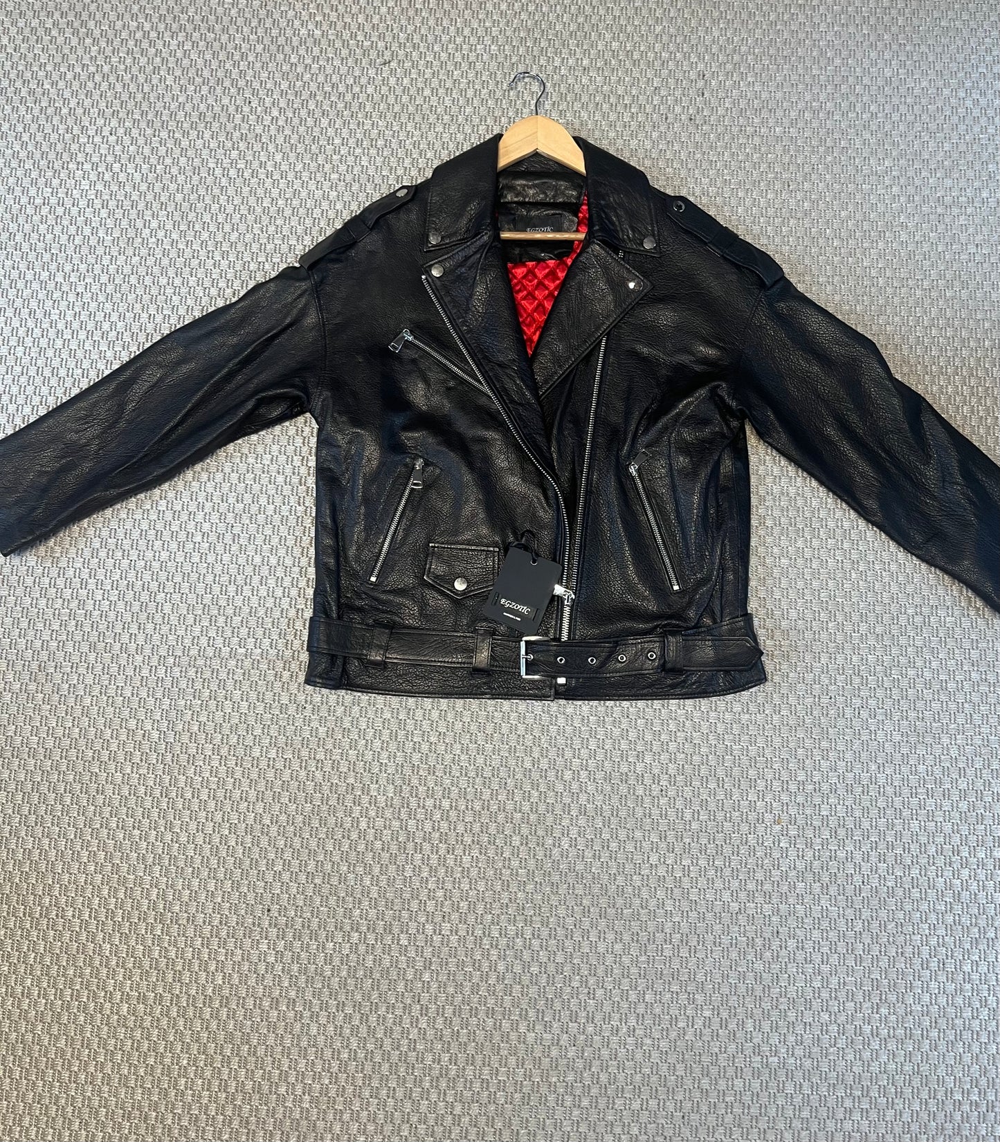 Perfecto oversize noir doublure rouge taille L